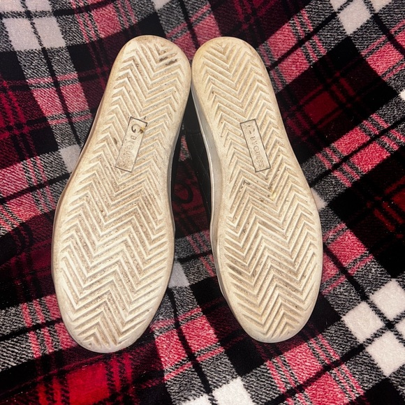 Women’s size 9 Guess shoes - Picture 6 of 7